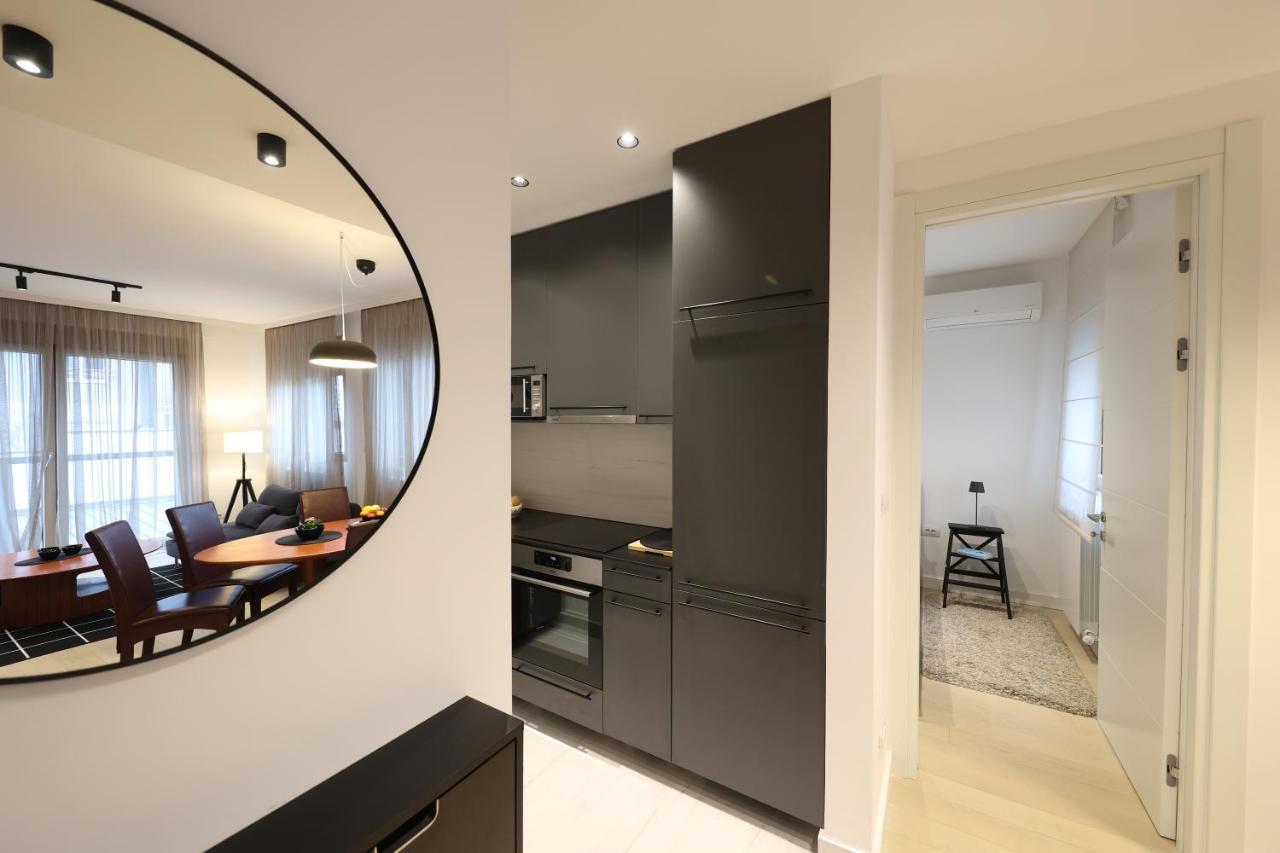 Modern Apartment In The Heart Of เบลเกรด ภายนอก รูปภาพ