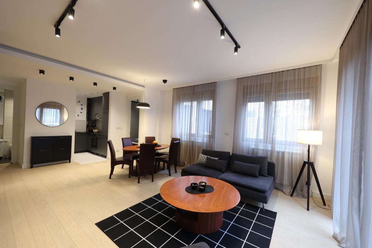 Modern Apartment In The Heart Of เบลเกรด ภายนอก รูปภาพ
