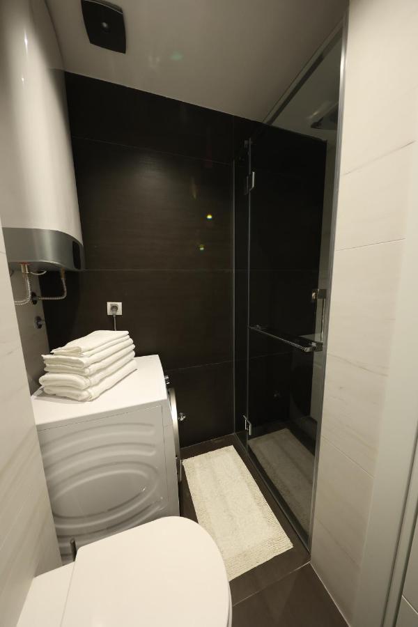 Modern Apartment In The Heart Of เบลเกรด ภายนอก รูปภาพ